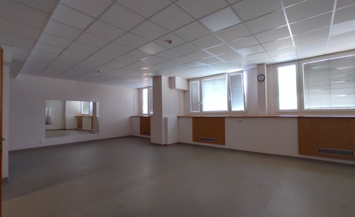 Priestory vhodné na fyzio, masáže, kliniku s parkovaním na Bajkalskej ulici, BAII, 394m2