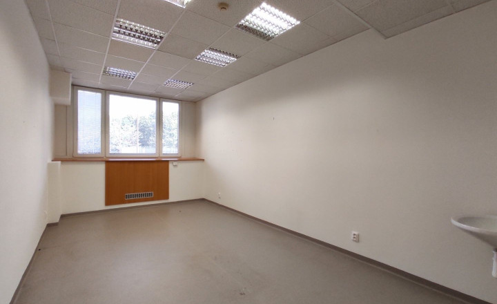 Priestory vhodné na fyzio, masáže, kliniku s parkovaním na Bajkalskej ulici, BAII, 394m2 - fotografia 5