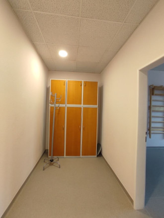 Priestory vhodné na fyzio, masáže, kliniku s parkovaním na Bajkalskej ulici, BAII, 394m2 - fotografia 9