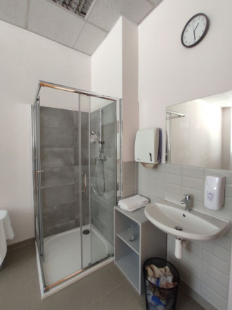 Priestory vhodné na fyzio, masáže, kliniku s parkovaním na Bajkalskej ulici, BAII, 394m2 - fotografia 18