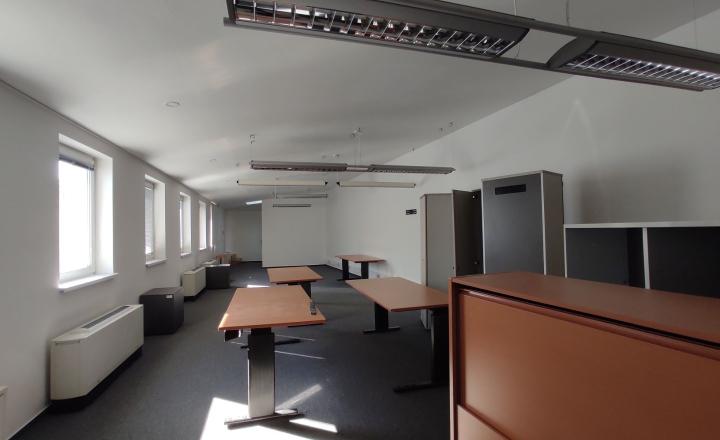 Kancelársky celok v reprezentatívnom historickom objekte v centre, 125 m2 - fotografia 12