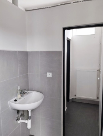 Samostatný oplotený objekt 2100 m2 Devínska Nová Ves - fotografia 4