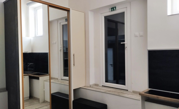 Samostatný oplotený objekt 2100 m2 Devínska Nová Ves - fotografia 7