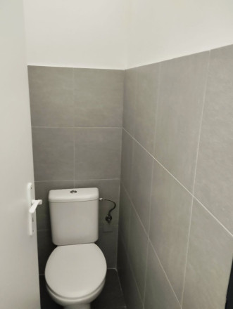 Samostatný oplotený objekt 2100 m2 Devínska Nová Ves - fotografia 9