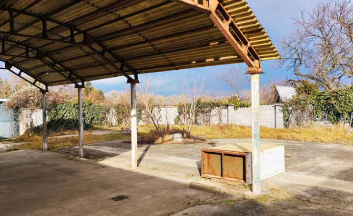 Samostatný oplotený objekt 2100 m2 Devínska Nová Ves - fotografia 12