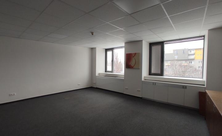 Kancelársky celok so sociálnym zázemím a parkovaním v Business Hoteli Aston, 54m2 - fotografia 5