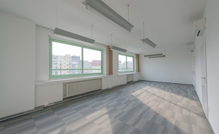 Kancelárske priestory na Námestí SNP, v blízkosti Kamenného Námestia, 80m2 TOP - fotografia 1