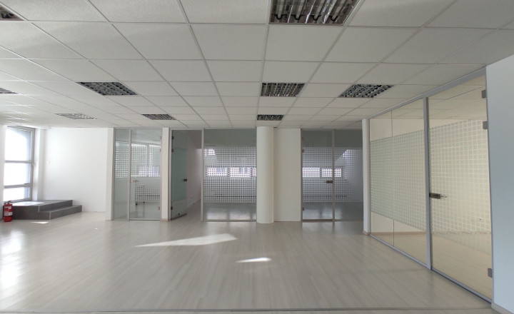 Moderné administratívne priestory s terasou - Palisády, 250 m2 - fotografia 1