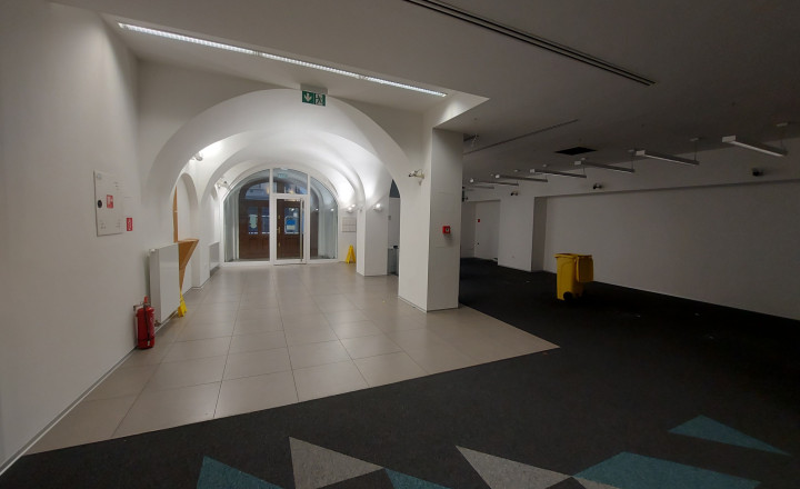 Lukratívny 250-350m2 obchodný priestor na Obchodnej ulici, BAI 