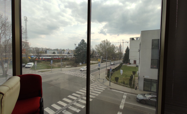 Lukratívny svetlý priestor s preskleným výkladom, Vienna Gate, Kopčianska-Petržalka - fotografia 9