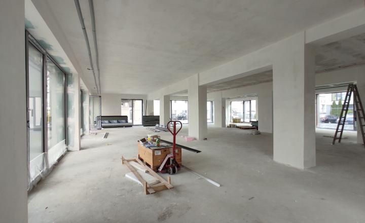 Nové SHOWROOM/obchodné priestory s výkladmi na prenájom – Slovnaftská, Bratislava  II - fotografia 1