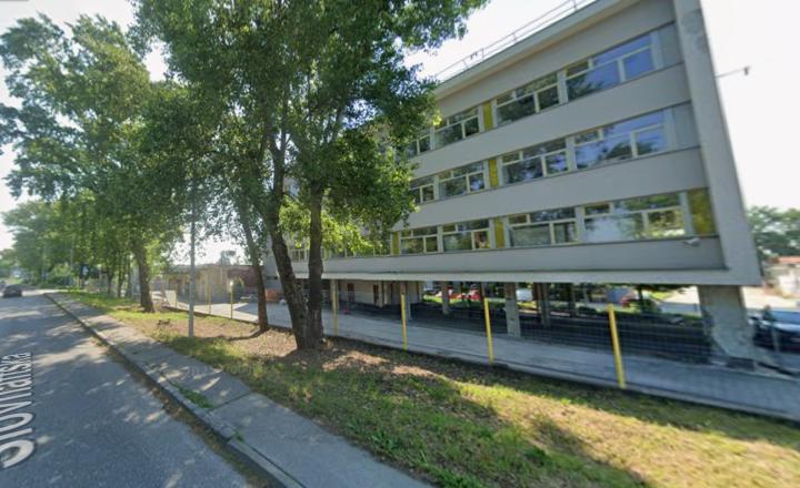 Nové SHOWROOM/obchodné priestory s výkladmi na prenájom – Slovnaftská, Bratislava  II - fotografia 3