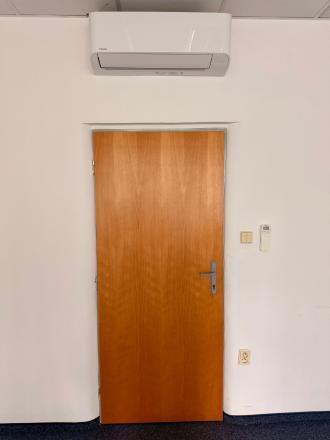 Prenájom reprezentatívnych kancelárskych priestorov, výhľad priamo na Štrkovec, Bratislava II TOP - fotografia 9