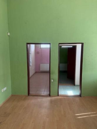 Na prenájom priestranná hala s administratívnym zázemím - Bratislava II - fotografia 3