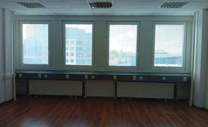 Kancelárske priestory výmerou 18 m², 22 m², 27 m² a 36 m²  - širšie centrum, Trenčín  - fotografia 1