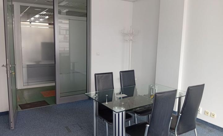 klimatizované administratívne priestory, širšie centrum, Trenčín.