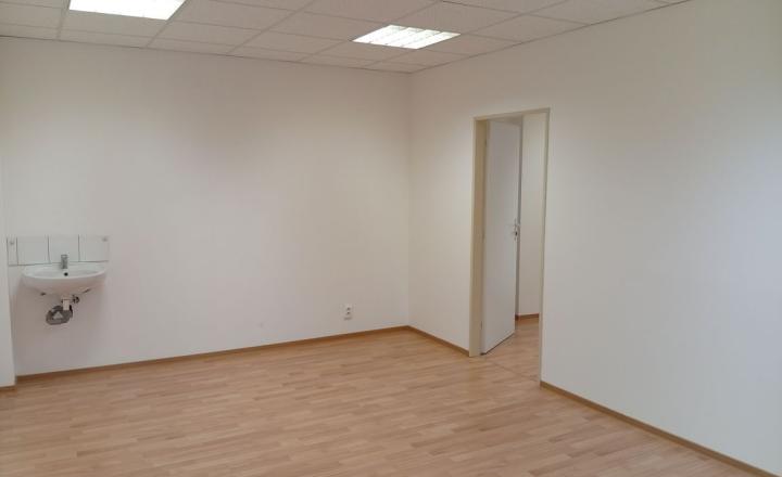 Kancelárske priestory na prenájom - Trenčín, Sihoť