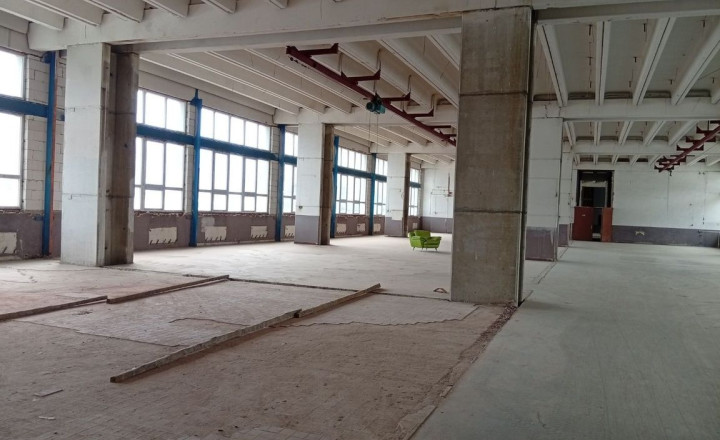 Na prenájom -haly pre ľahkú výrobu , Považská Bystrica