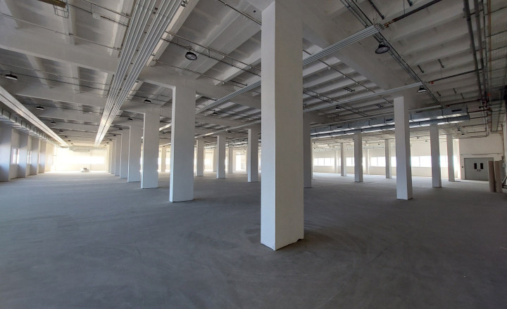 Sklady 1 600-14 550m2 na prenájom - Trenčín - fotografia 1