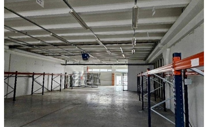 Na prenájom sklady, kancelárie, Showroom - predajňa, 270m2, Bratislava III TOP - fotografia 1