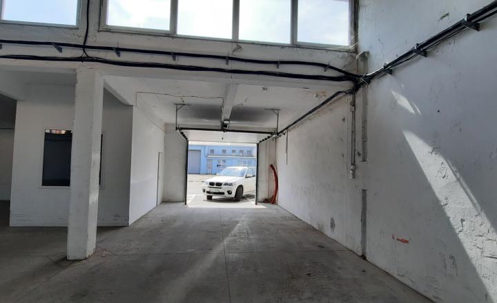 Na prenájom skladový priestor vo veľkosti 441m2 - fotografia 4