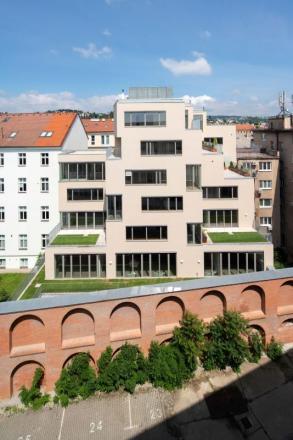 Kancelária s veľkou terasou na prenájom, Bratislava I TOP - fotografia 2