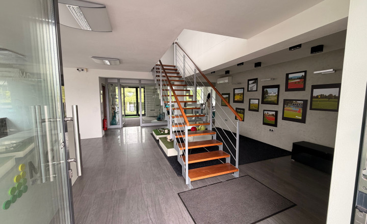 Na predaj nadštandardné administratívno-skladové priestory vo Svätom Jure vrátane pozemku 2086 m2 - fotografia 19
