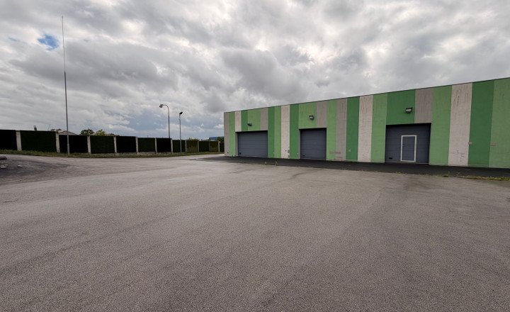 Na predaj nadštandardné administratívno-skladové priestory vo Svätom Jure vrátane pozemku 2086 m2 - fotografia 26