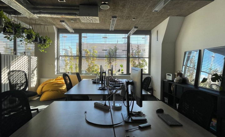 Exkluzívne administratívne priestory 169m2 + 3x PARKING, Mickiewiczova-Staré Mesto - fotografia 1