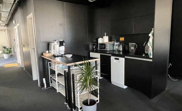 Exkluzívne administratívne priestory 169m2 + 3x PARKING, Mickiewiczova-Staré Mesto - fotografia 9