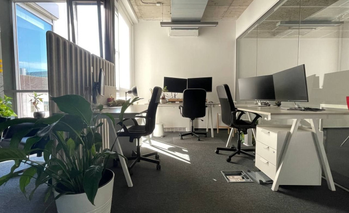 Exkluzívne administratívne priestory 169m2 + 3x PARKING, Mickiewiczova-Staré Mesto - fotografia 12