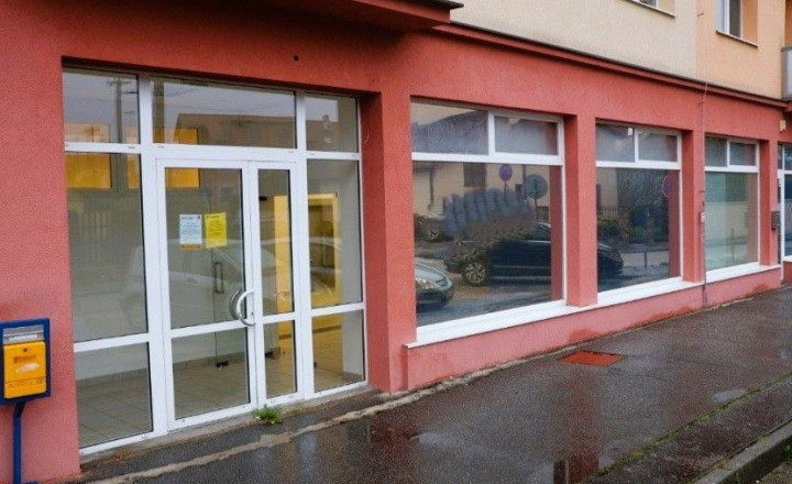 OBCHODNÝ PRIESTOR ORIENTOVANÝ DO ULICE – TRNÁVKA – KAŠMÍRSKA - fotografia 3