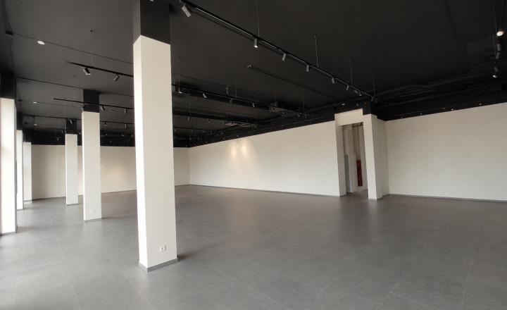 444m2 SHOWROOM/Obchodné priestory vhodné aj na fitnesscentrum, Račianska – Bratislava III - fotografia 1
