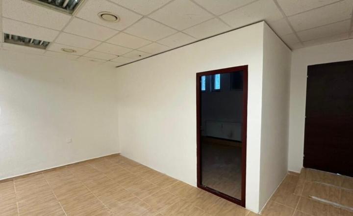 Na prenájom reprezentatívny obchodný priestor s výmerou 445 m2, Bratislava I TOP - fotografia 12