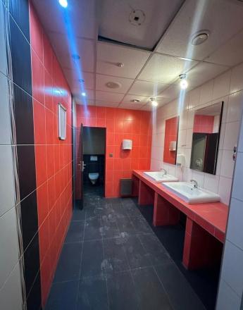 Na prenájom reprezentatívny obchodný priestor s výmerou 445 m2, Bratislava I TOP - fotografia 15