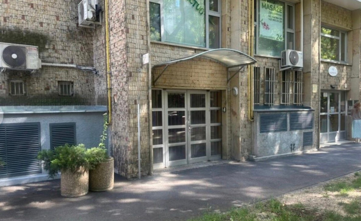 Na predaj reprezentatívny obchodný priestor s výmerou 445 m2, Bratislava I TOP - fotografia 1