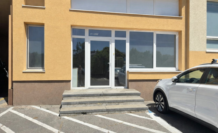  Na prenájom kvalitný obchodný priestor s výmerou 138 m² na ul. Hattalova - fotografia 1