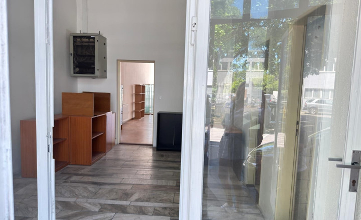  Na prenájom kvalitný obchodný priestor s výmerou 138 m² na ul. Hattalova - fotografia 5
