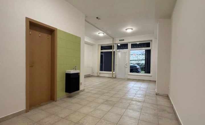 Na predaj atraktívny nebytový priestor s výmerou 39 m2 na Janotovej ulici, Bratislava IV TOP  - fotografia 1