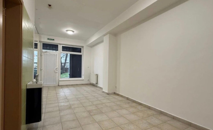 Na predaj atraktívny nebytový priestor s výmerou 39 m2 na Janotovej ulici, Bratislava IV TOP  - fotografia 3