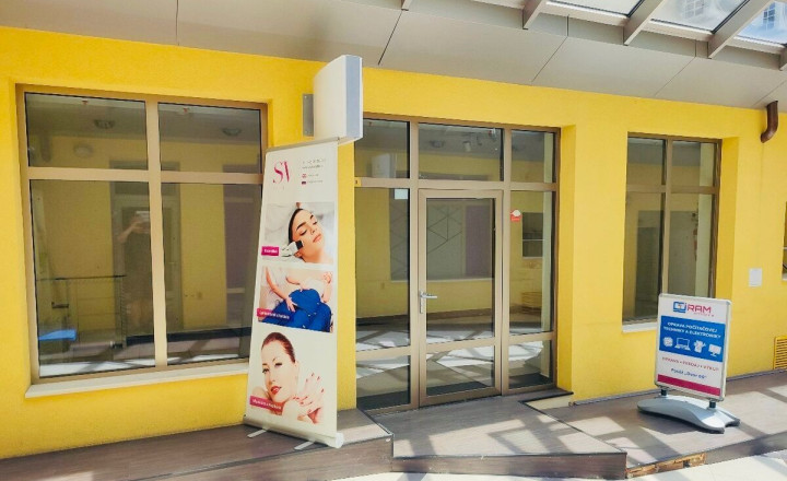 Na predaj obchodný priestor vo vyhľadávanej lokalite v centre  Bratislavy TOP - fotografia 2