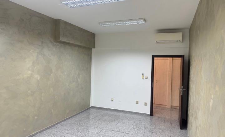 Na predaj priestranný obchodný priestor s výmerou 135,52 m2 v modernom projekte Eden Park - fotografia 8