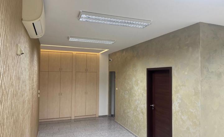 Na predaj priestranný obchodný priestor s výmerou 135,52 m2 v modernom projekte Eden Park - fotografia 12