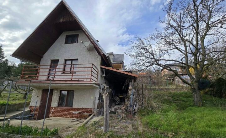 Na predaj atraktívny pozemok s murovanou trojpodlažnou chatou, Bratislava - Rača TOP - fotografia 17