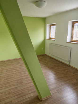 Prenájom – 819m2 Výrobná hala / sklad + 2 izbový byt + kancelária - fotografia 3