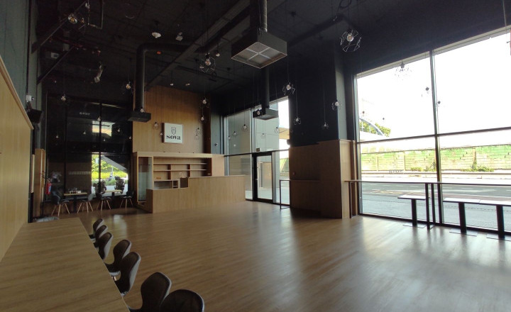 Obchodné priestory vhodné na showroom, EINPARK, Einsteinova-Petržalka