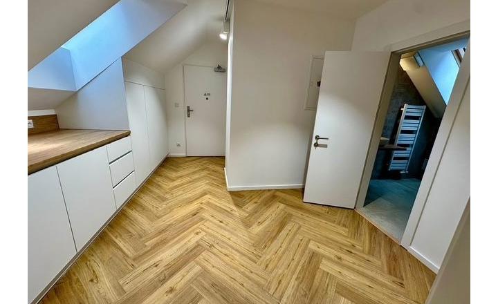 Na prenájom 28 m2 novo-zrekonštruované klimatizované administratívne priestory v Centre Trenčína