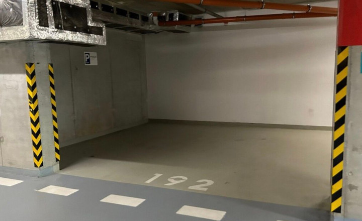  Na predaj priestranné dvojité parkovacie miesto v obľúbenom projekte CityPark Ružinov TOP - fotografia 1