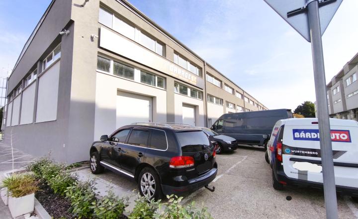 Hala na ľahkú výrobu / autoservis 225 m2 + 154 m2 plocha pred halou - fotografia 5