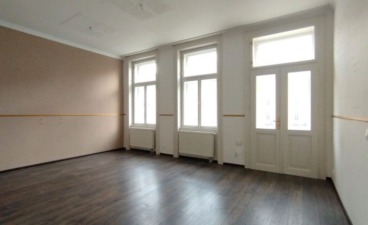 35 m2 - Obchodné priestory na prenájom, Trenčín-centrum